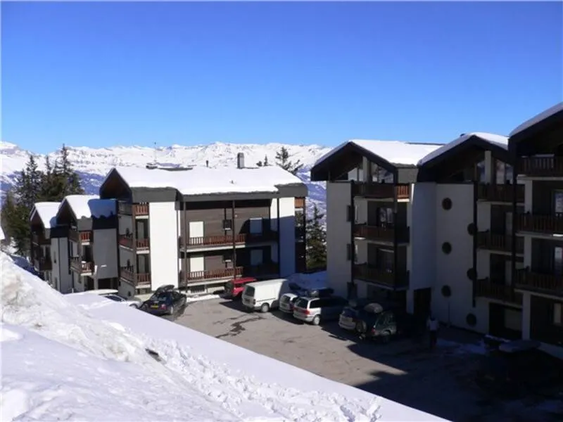 Flat with garden, sauna & private pool | Mountain view | Next to the ski - Image 1