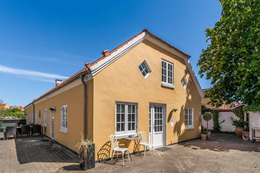 Fully equipped beautiful holiday apartment with hot tub & terrace | Dogs allowed - Image 1