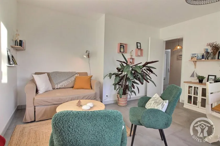 Fully equipped gite with terrace & garden | Close to the beach - Image 1