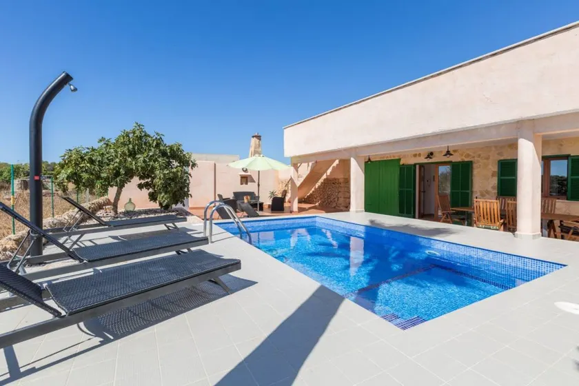 Villa with terrace, garden & barbecue - Image 1