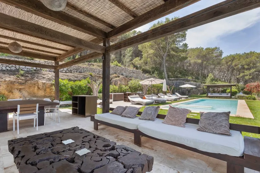 Beautiful luxury villa in Ibiza with Wi-Fi and air conditioning - Image 1