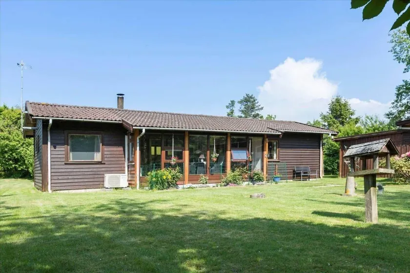 Holiday home with BBQ - Image 1