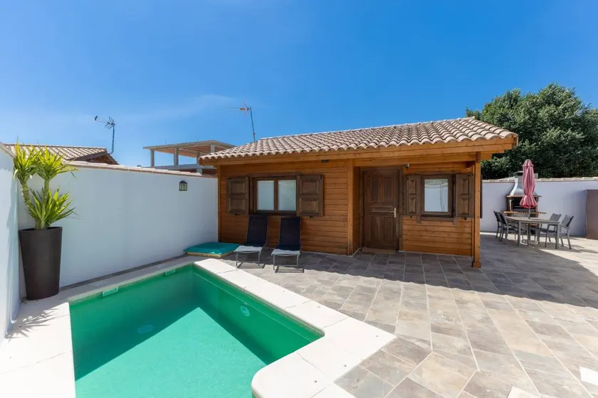 Ferienhaus mit Garten, Pool und Terrasse | Bergblick - Image 1