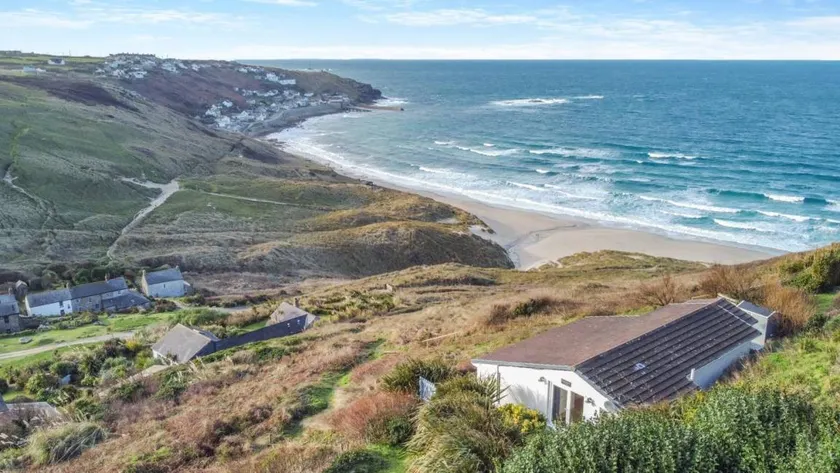 Holiday home with barbeque - Image 1