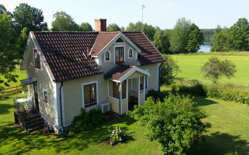 Holiday home with garden & BBQ - Image 1
