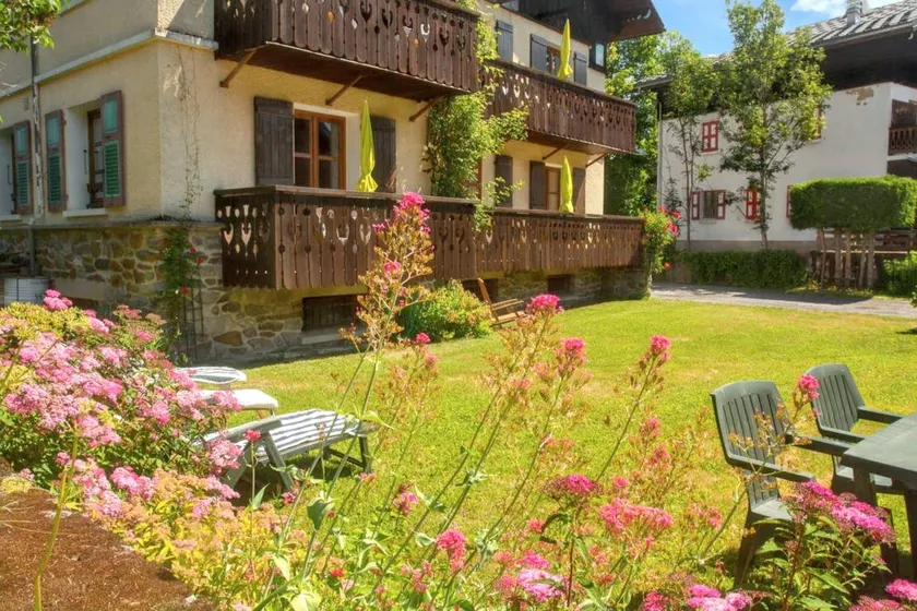 Flat with BBQ, terrace & garden | Mountain view - Image 1