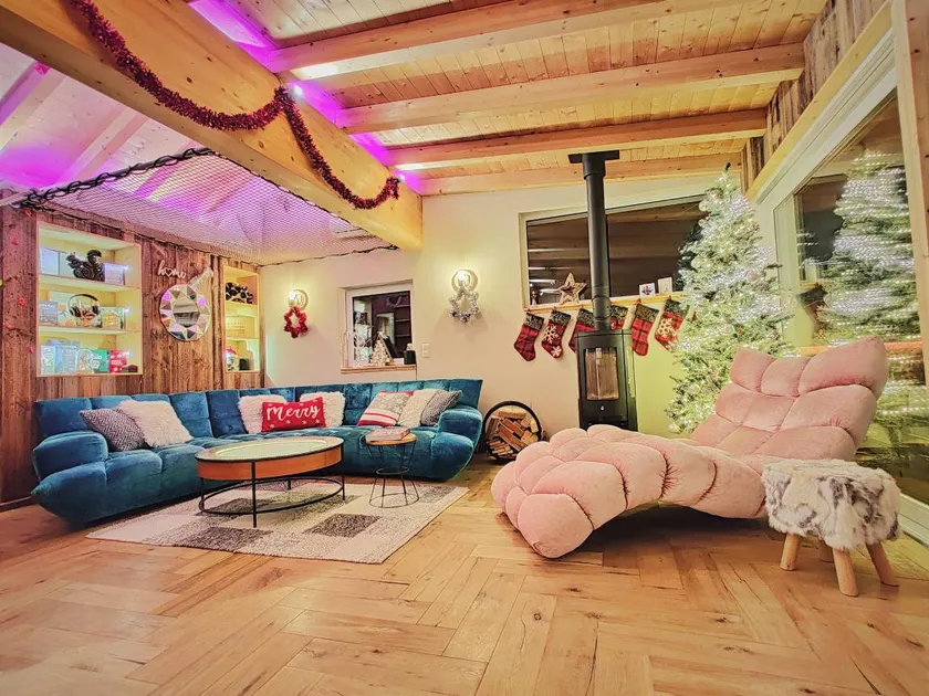 Grande appartamento adatto alle famiglie con terrazza, piscina e sauna | Vista sulla montagna | Ideale per lavorare da remoto | Accetta animali domestici - Image 1