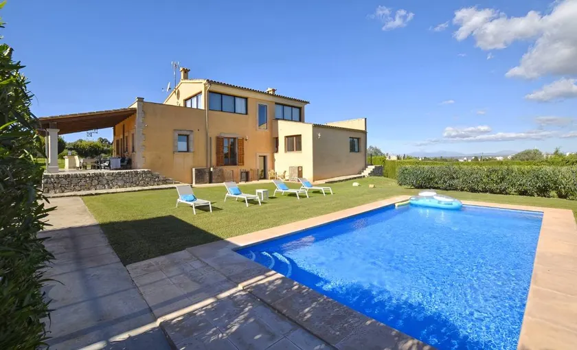 Enjoy the Tranquility and Charm of Mallorca’s Countryside - Image 1