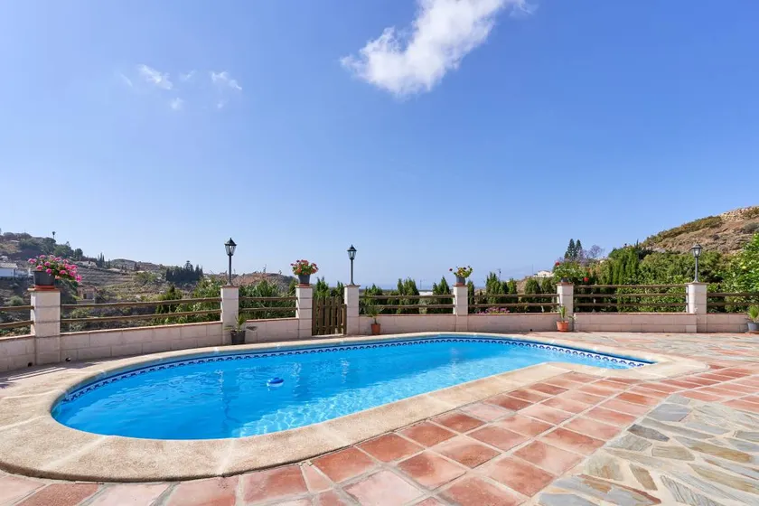 Maison de vacances avec jardin, piscine privée et terrasse | Vue montagne - Image 1