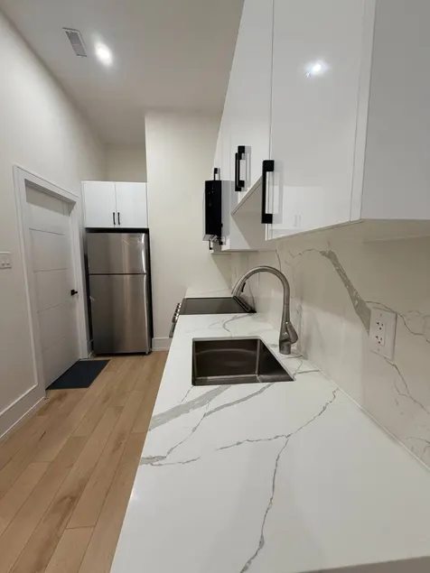 Dedicated room - Image 1