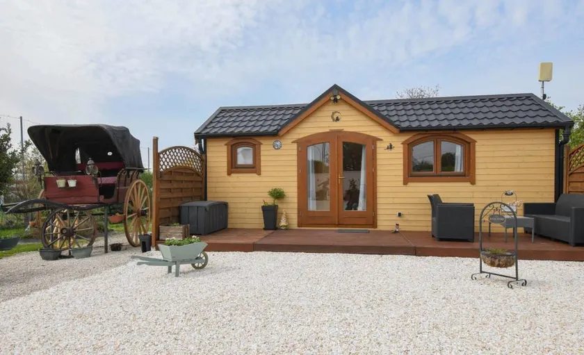 Chambre d'hôtes avec terrasse et jardin - Image 1