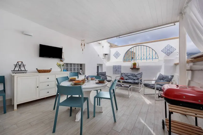Appartement avec barbecue, terrasse et internet haut débit | Vue montagne | Idéal pour le télétravail - Image 1