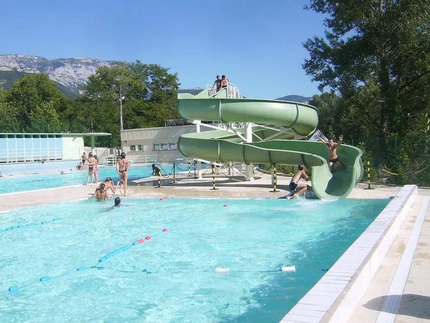 Chalet with heated pool - Image 1