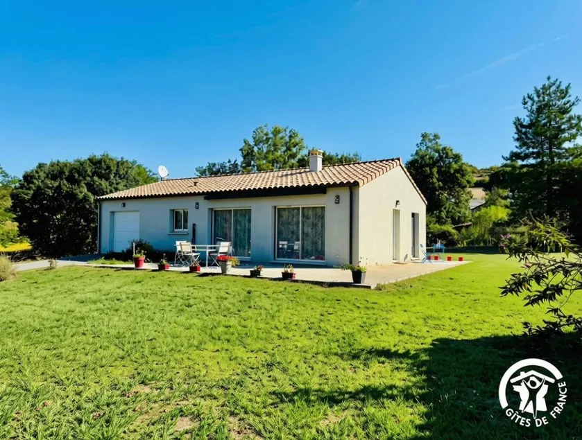 Gite with barbecue, garden & terrace - Image 1