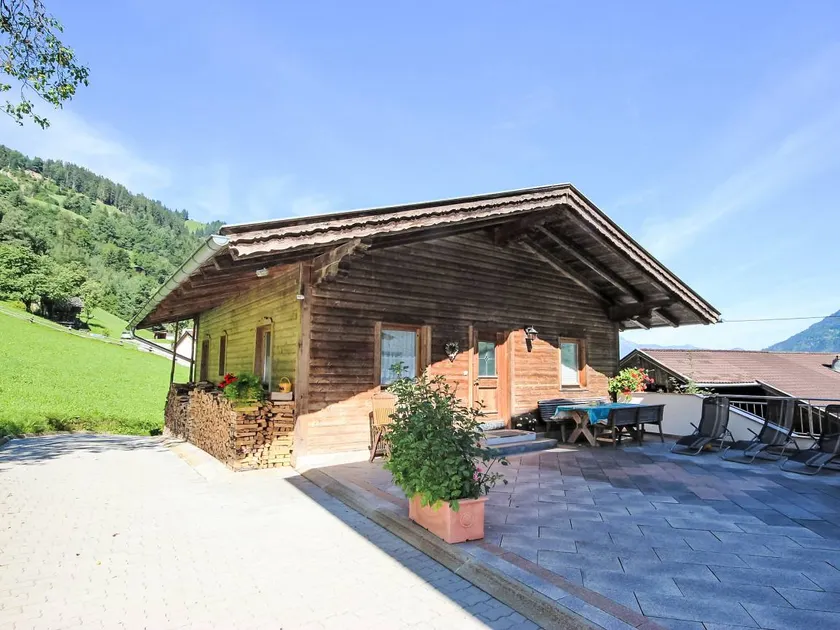 House with barbeque, terrace & garden | Mountain view - Image 1