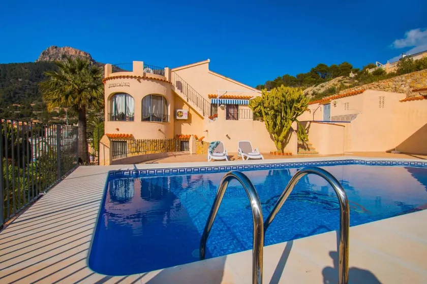 Fully equipped wonderful villa with terrace, barbecue & garden | Dogs allowed - Image 1