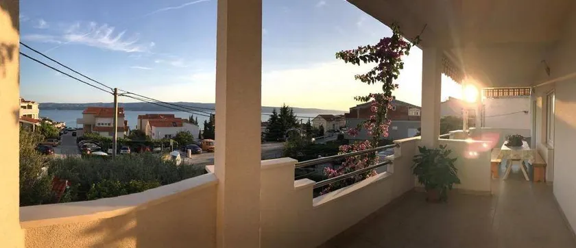 Apartamento con barbacoa y terraza - Image 1