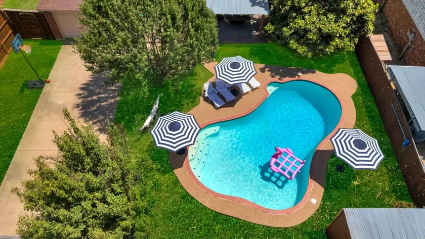 Luxury Retreat 6BR35BA Pool, Hot Tub & Game Room - Image 1
