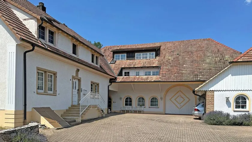 Family-oriented apartment with garden, terrace & BBQ | Panoramic view - Image 1