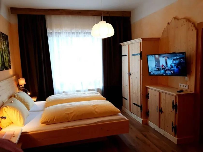 Double room, shower, toilet, conveniences - Image 1
