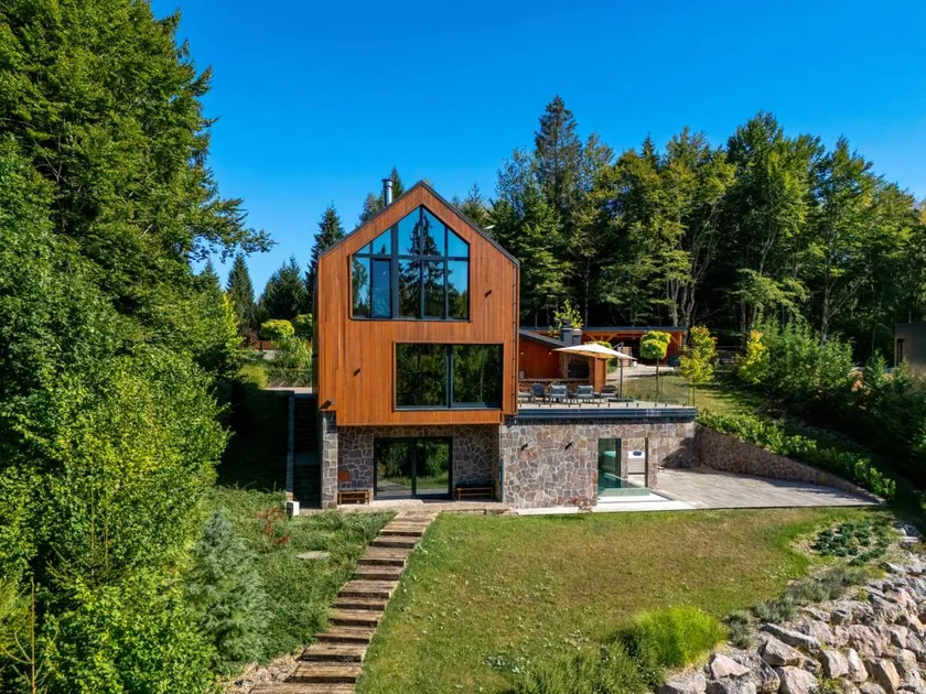Fully equipped house with sauna, terrace & private pool | Lake view - Image 1