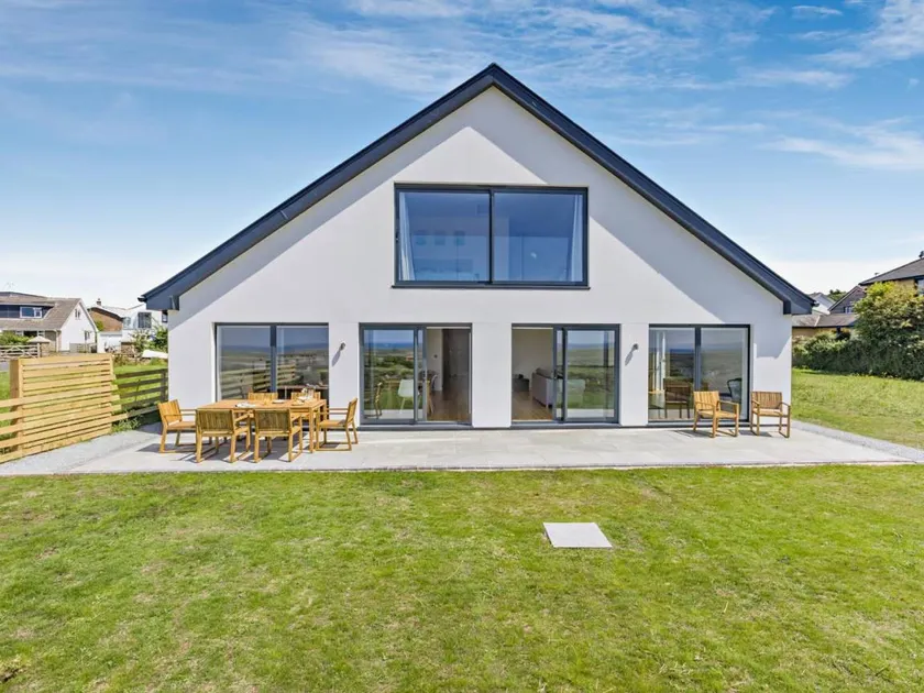 Cottage with garden | Water view - Image 1