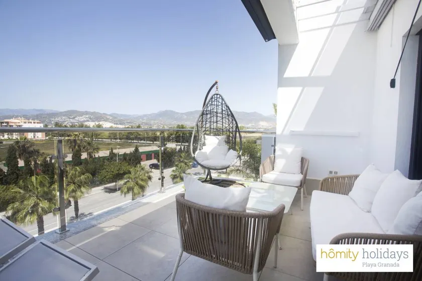 Apartment with terrace & pool - Image 1