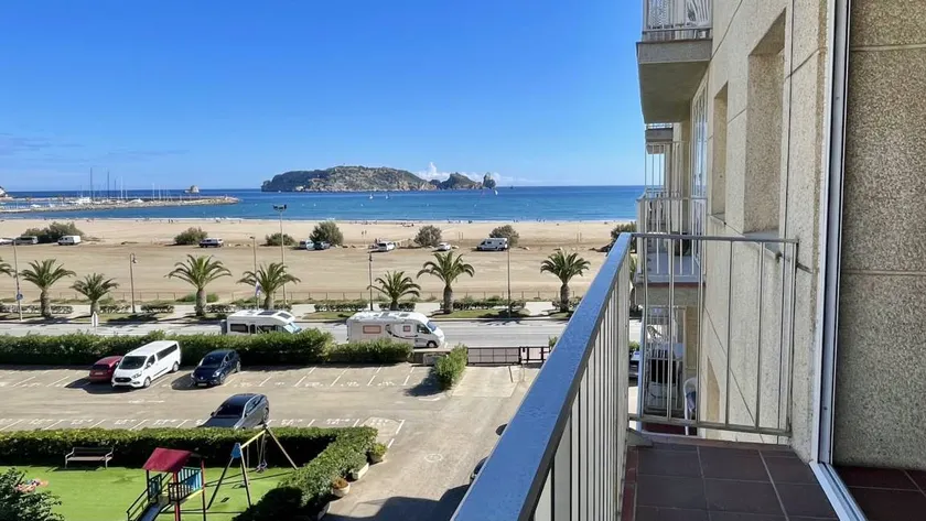 Appartement de vacances avec terrasse et piscine - Image 1
