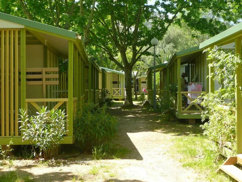 Mobile home with terrace - Image 1