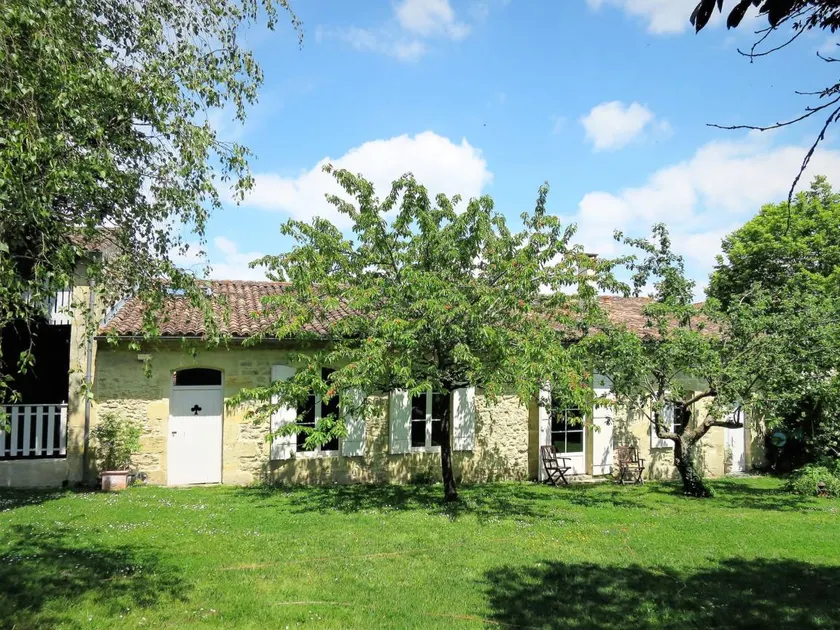 Charming house with terrace, private pool & garden - Image 1