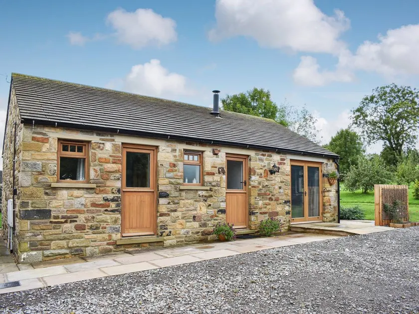 Family-oriented charming cottage with garden - Image 1