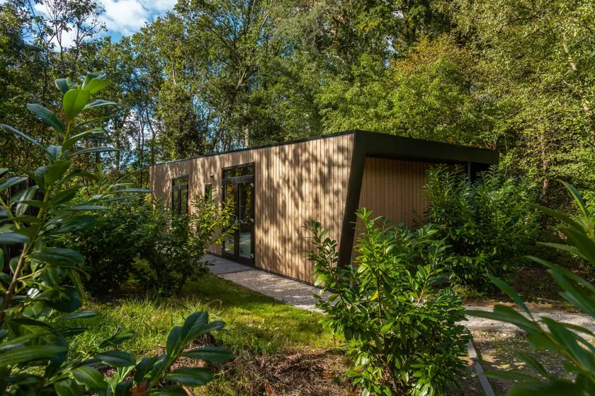 Luxury wellness cabin with freestanding bathtub, infrared sauna, hot tub and outdoor shower, directly next to Dwingelderveld National Park. - Image 1