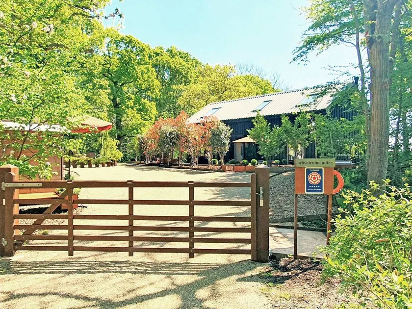 Children-friendly beautiful cottage with hot tub, garden & barbecue | River view - Image 1