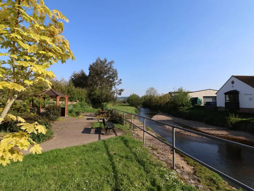 Heron Cottage - Image 1