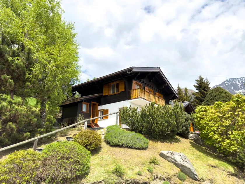 Biquinou in Bagnes with 4 bedrooms and 2 bathrooms - Image 1