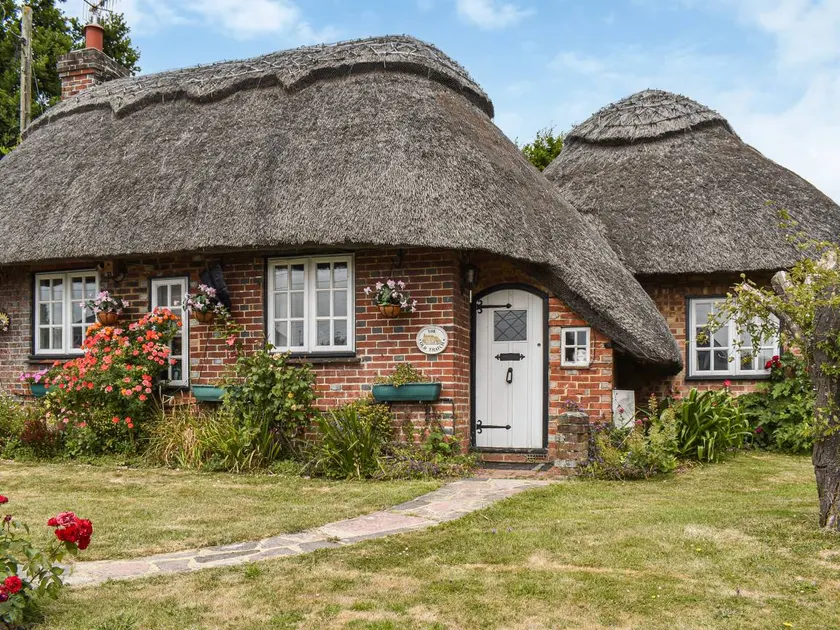 Magnífica casa rural apta para familias con jardín | Vistas al río | Admite perro - Image 1