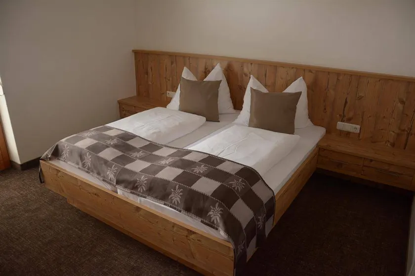 Apartamento vacacional con jardín - Image 1