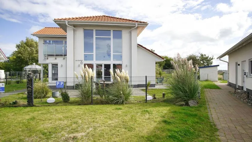 Fully equipped pleasant holiday home with garden, terrace & BBQ | Garden view | Perfect for remote work | Pets allowed - Image 1