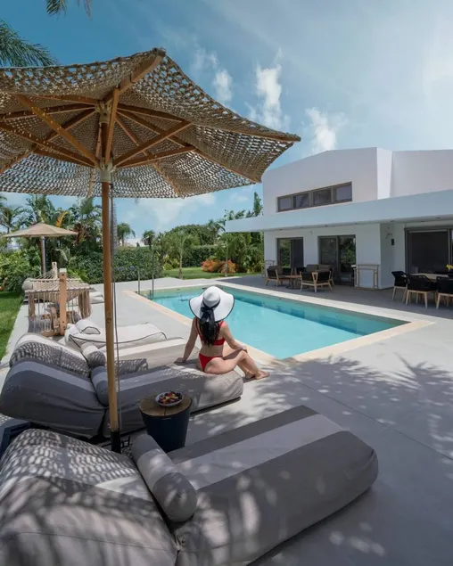 Villa with garden, private pool & BBQ | Beach view - Image 1