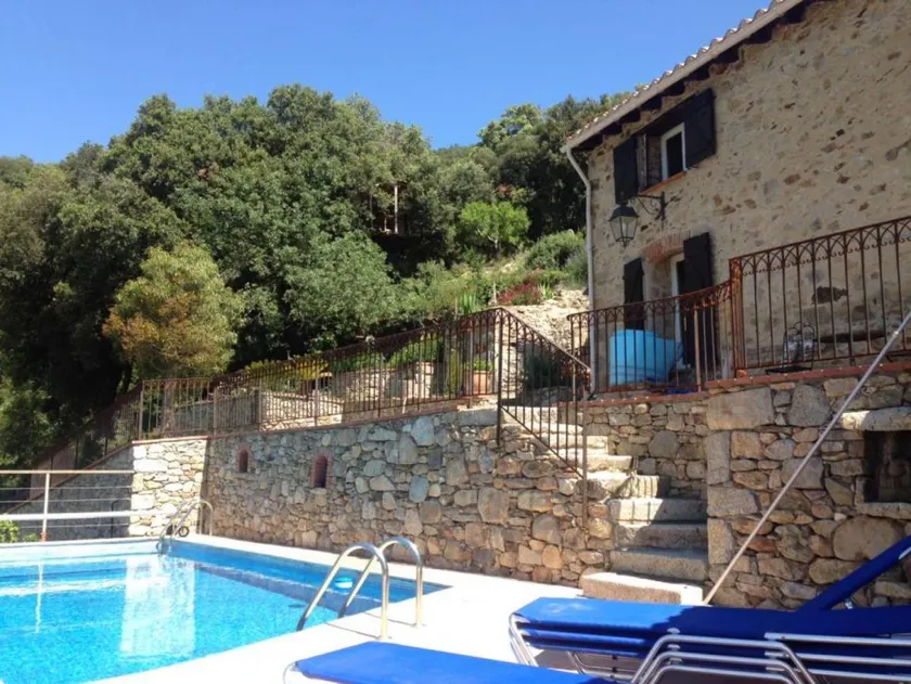 Fully equipped gite with terrace, sauna & barbecue | Dogs allowed - Image 1