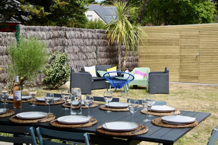 Child-friendly holiday home with garden, barbeque & terrace | Garden view | Beach nearby | Pets allowed - Image 1