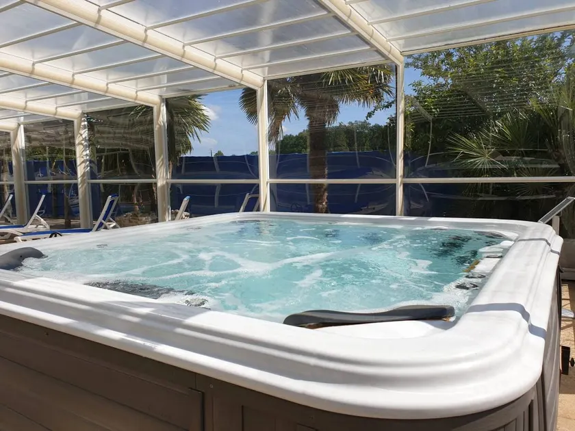 House with pool, BBQ & terrace - Image 1