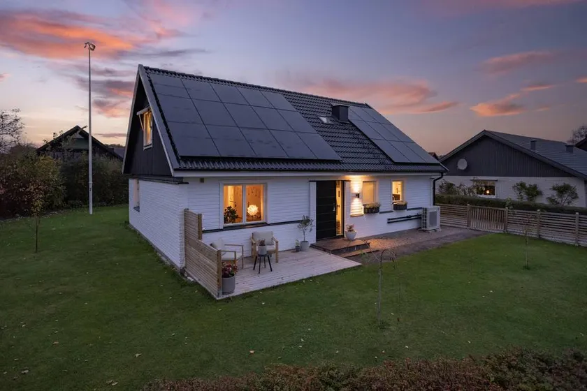 Newly refurbished house close to the beach - Image 1