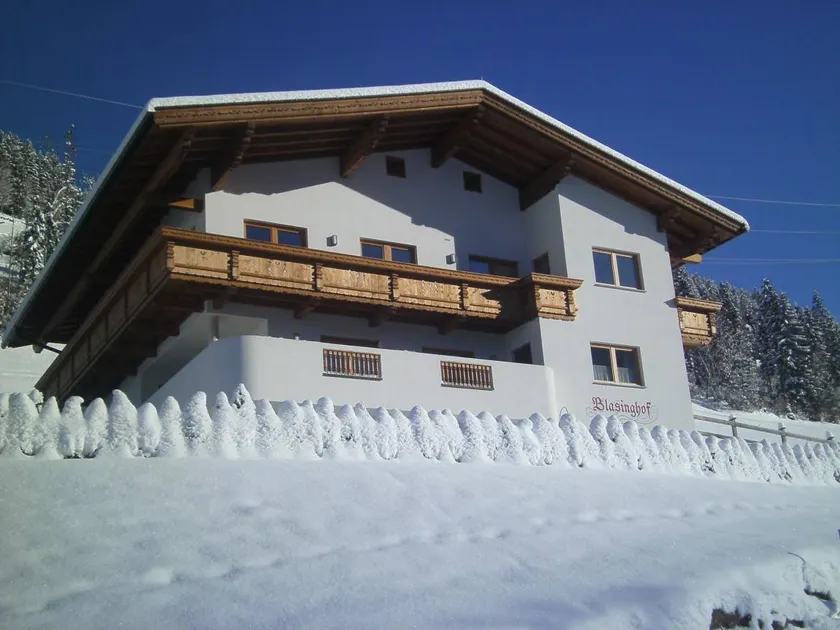 Apartamento con jardín - Image 1