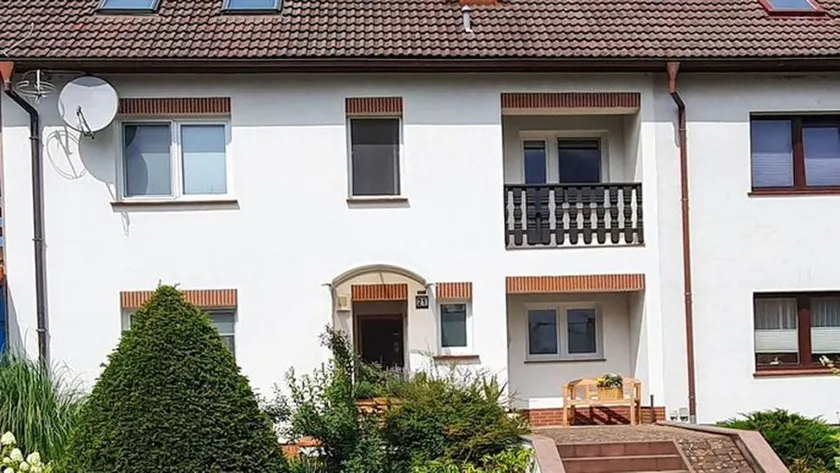 Appartamento con griglia, terrazza e giardino - Image 1