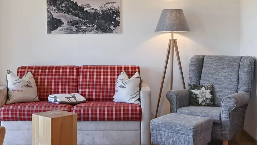 Family-oriented holiday apartment with terrace, sauna & garden | Mountain view - Image 1