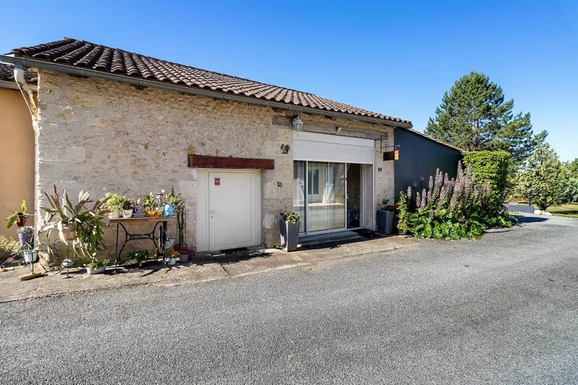 Cottage with BBQ, terrace & garden - Image 1