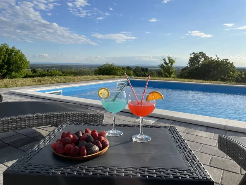 Voll ausgestattetes schönes Ferienhaus mit Grill, Terrasse und Pool - Image 1