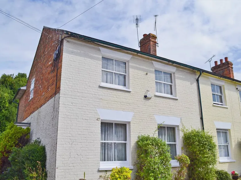 Child-friendly cottage with BBQ & garden | Pet-friendly - Image 1