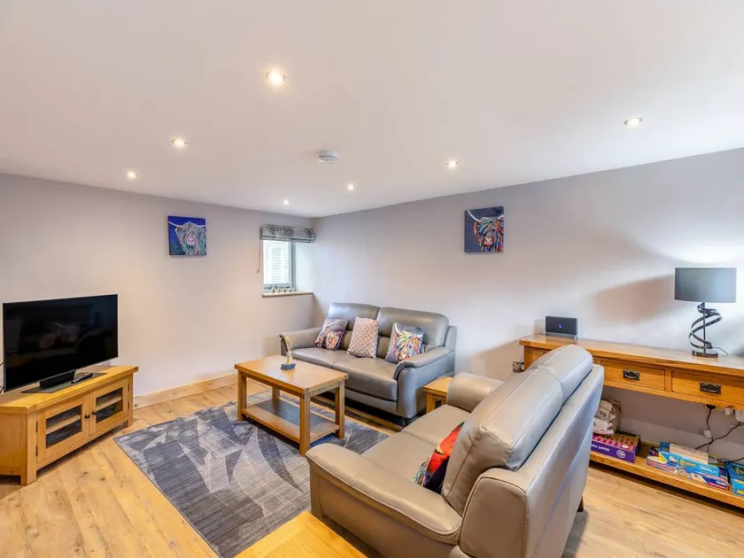 Family-friendly cottage with garden | Pets are welcome - Image 1